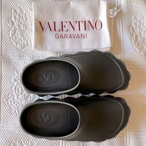 Brand New Valentino Garavani Black Roman Stud Turtle Clogs